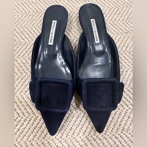 Manolo Blahnik Maysale 10 Flat Mule- Navy